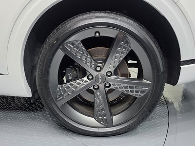 صورة 8 لـ 2023 Genesis GV70