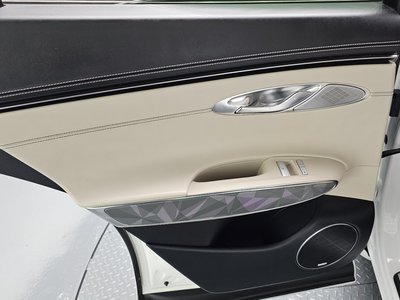 2023 Genesis GV70 thumbnail 15