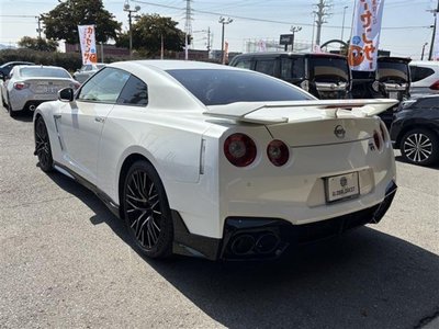 NISSAN GT-R - 6