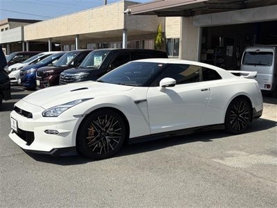 NISSAN GT-R - 5