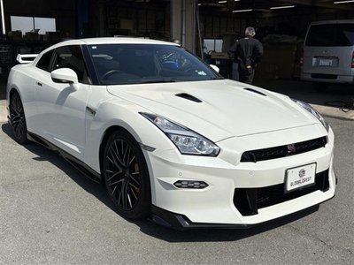 NISSAN GT-R - 4
