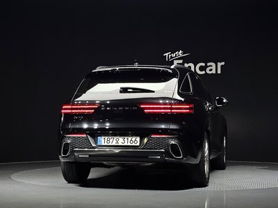 صورة 4 لـ 2023 Genesis GV70
