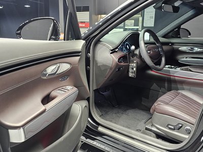 صورة 10 لـ 2023 Genesis GV70