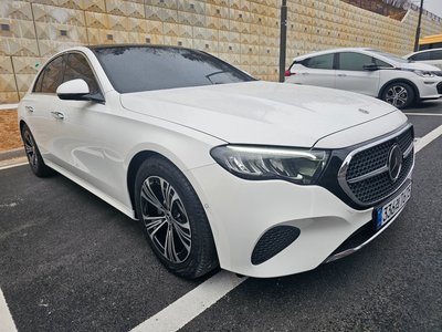 MERCEDES-BENZ E-CLASS - 2
