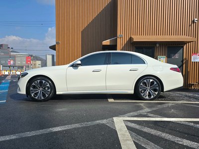 MERCEDES-BENZ E-CLASS - 2