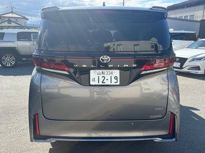 TOYOTA VELLFIRE - 8