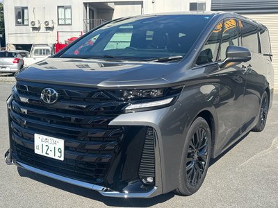 TOYOTA VELLFIRE - 1