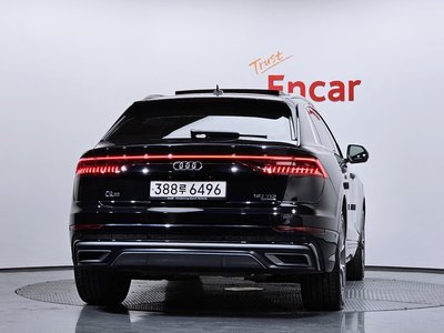 AUDI Q8 - 4
