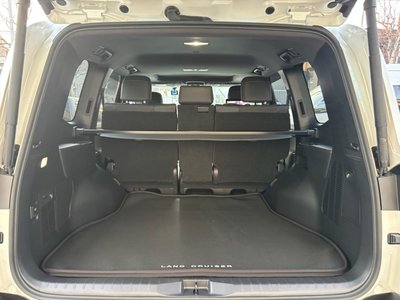 TOYOTA LAND CRUISER 300 - 7