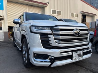 TOYOTA LAND CRUISER 300 - 1