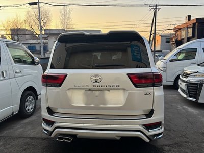 TOYOTA LAND CRUISER 300 - 3