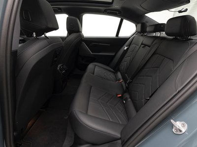 BMW 5 SERIES - 10