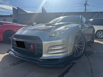 NISSAN GT-R