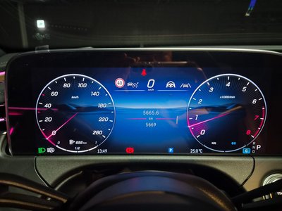MERCEDES-BENZ E-CLASS - 8