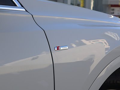 AUDI Q8 - 9