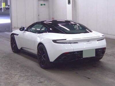 ASTON MARTIN DB11 - 2