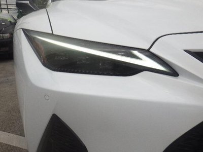 LEXUS IS - 10