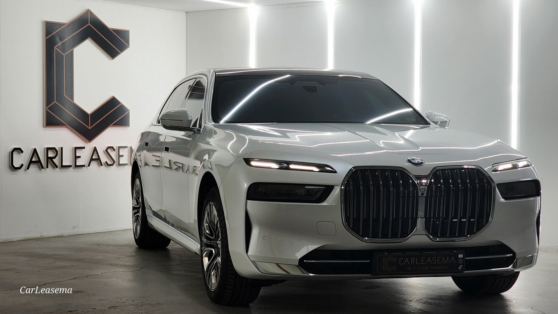 BMW 7 SERIES - View 1