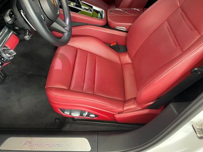 2021 Porsche PANAMERA photo 10