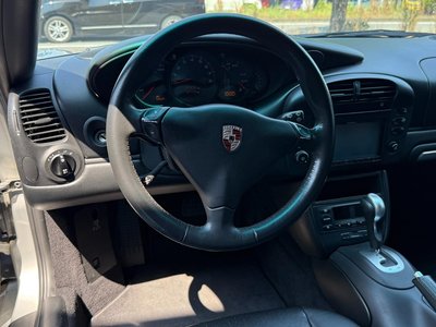 2002 Porsche 911 — миниатюра 17