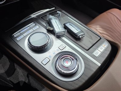 2024 Genesis G80 (RG3) thumbnail 12