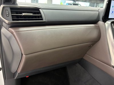 صورة مصغرة 43 لـ 2025 Lexus LX