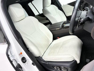 صورة 3 لـ 2025 Lexus LX
