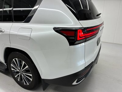 صورة مصغرة 79 لـ 2025 Lexus LX