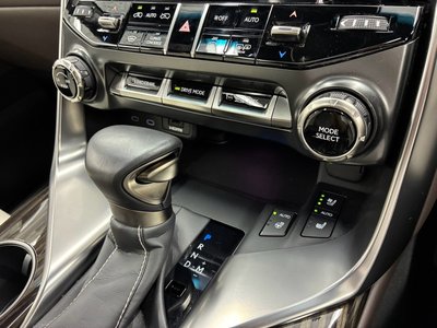 صورة مصغرة 35 لـ 2025 Lexus LX