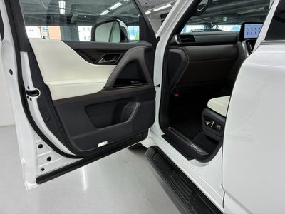 صورة مصغرة 40 لـ 2025 Lexus LX