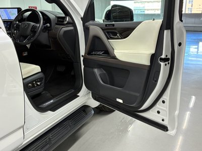 صورة مصغرة 19 لـ 2025 Lexus LX