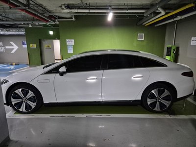 MERCEDES-BENZ EQS - 4