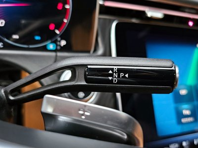 MERCEDES-BENZ E-CLASS - 9