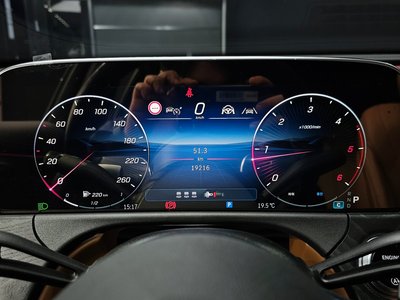 MERCEDES-BENZ E-CLASS - 8