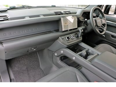 LAND ROVER DEFENDER - 10