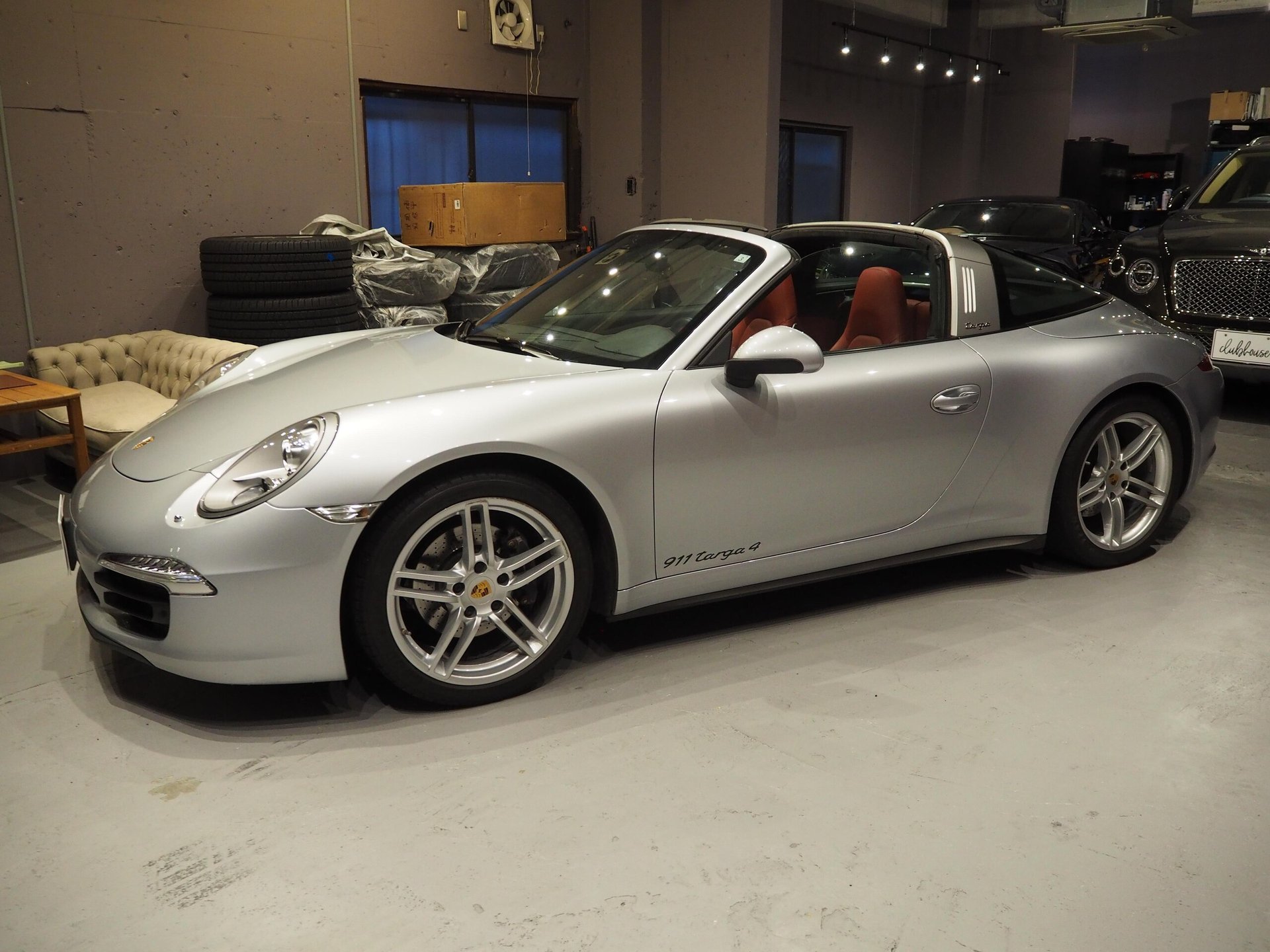 PORSCHE 911 TARGA - View 1