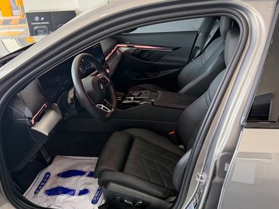 2025 BMW 5 SERIES photo 10