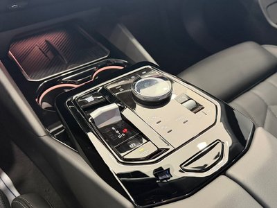 2025 BMW 5 SERIES photo 9