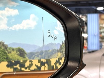 TOYOTA CROWN CROSSOVER - 7