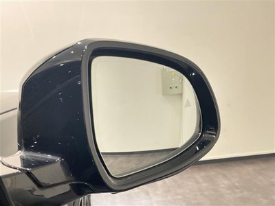 2021 BMW X6 — миниатюра 38