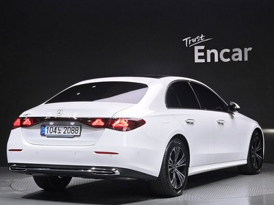 MERCEDES-BENZ E-CLASS - 4