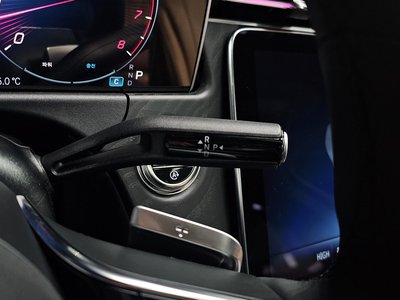 MERCEDES-BENZ E-CLASS - 9