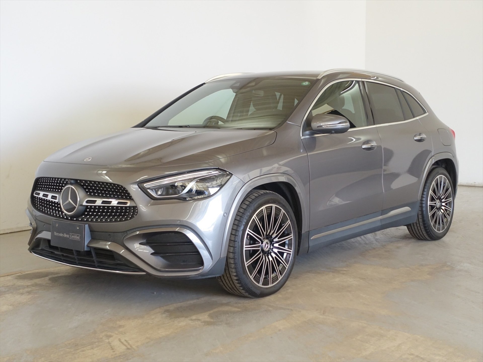 MERCEDES-BENZ GLA - View 1