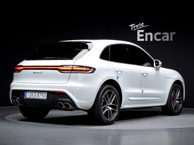 PORSCHE MACAN - 3