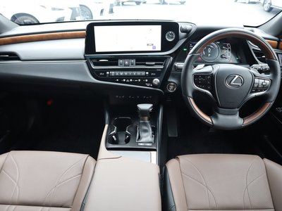 LEXUS ES - 8