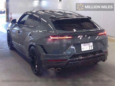 LAMBORGHINI URUS - 2