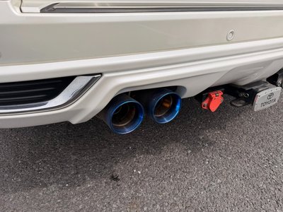 TOYOTA LAND CRUISER 200 - 6