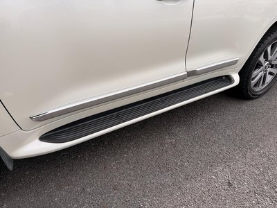 TOYOTA LAND CRUISER 200 - 9