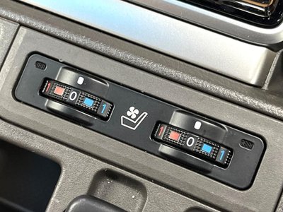 TOYOTA LAND CRUISER PRADO - 8