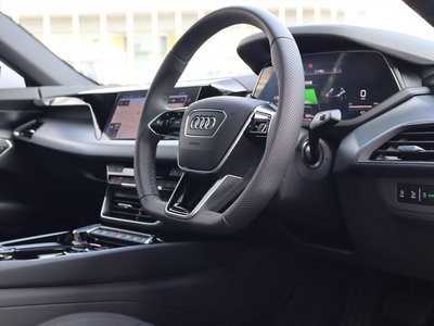 AUDI E-TRON GT QUATTRO - 9